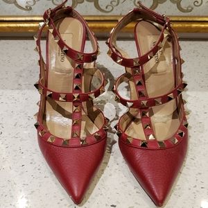 ****SOLD*****100% Authentic Valentino Rockstud Pumps Red